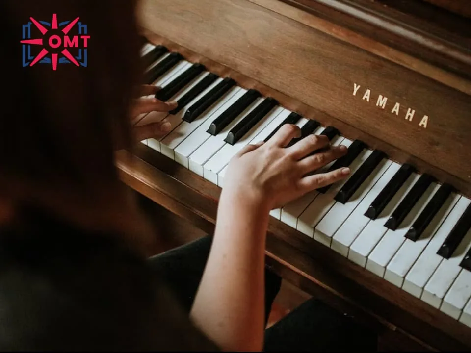 choi-piano-doi-hoi-su-linh-hoat-cua-cac-ngon-tay-hoc-piano-cho-tre-em