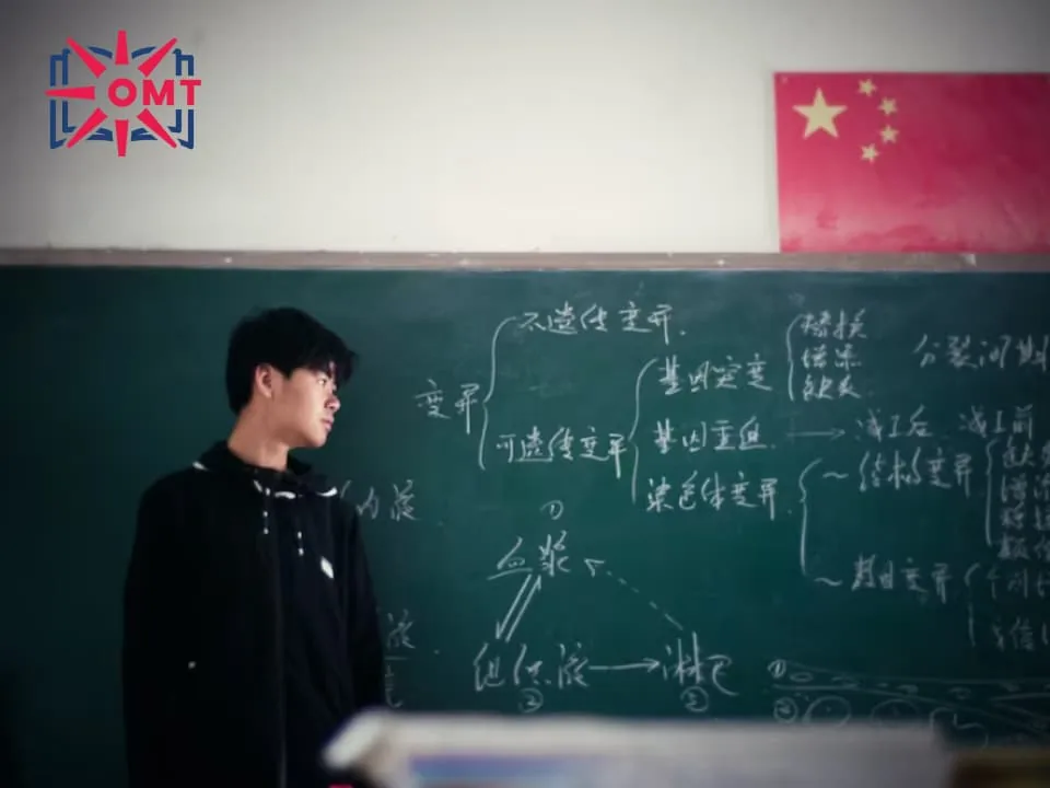 doi-ngu-gia-su-tieng-trung-cua-gia-su-ong-mat-troi