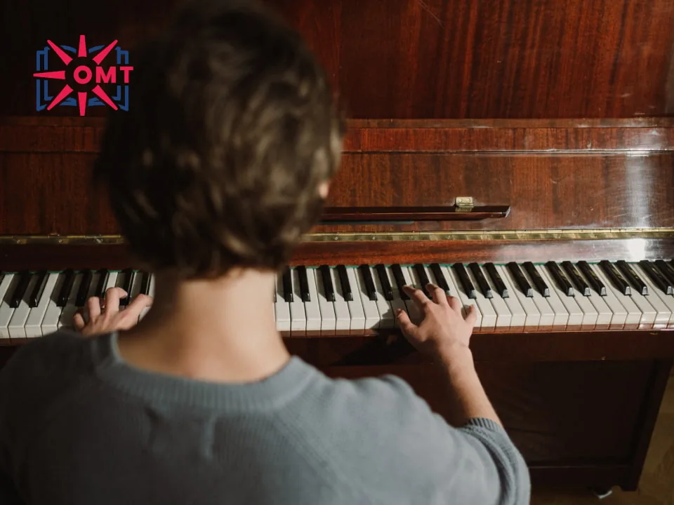 gia-su-ong-mat-troi-la-mot-trung-tam-uy-tin-va-chuyen-nghiep-ve-day-piano-va-luyen-thi-chung-chi-piano-quoc-te-abrsm