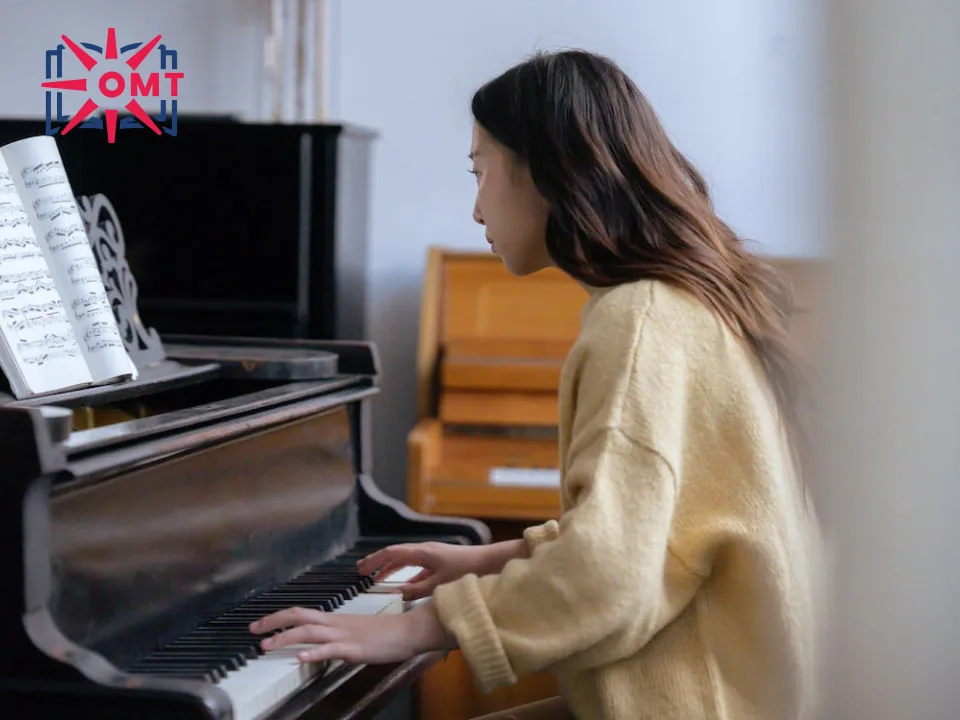 hoc-dan-piano-phuong-phap-tri-lieu-hieu-qua-cho-nguoi-tram-cam