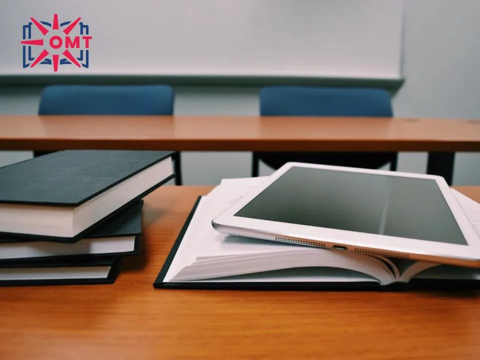 hoc-tieng-anh-di-du-hoc-nen-hoc-ielts-hay-toefl