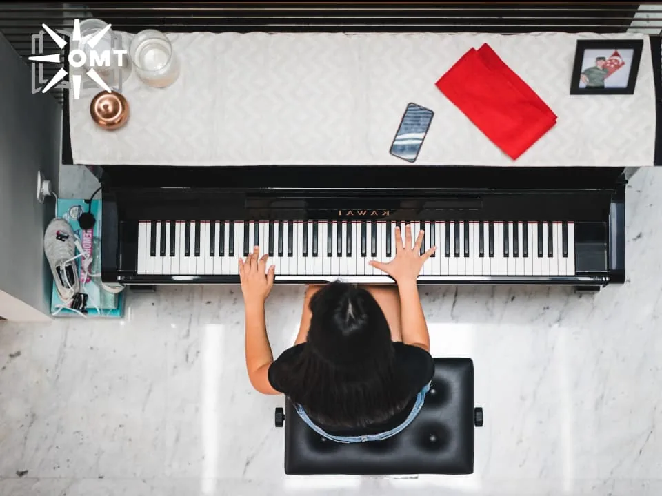 tre-co-the-cai-thien-thinh-giac-nho-hoc-dan-piano